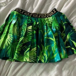 Versace Leaf print pleat skirt